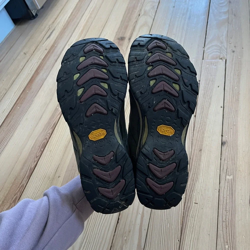 Ahnu Montara III Womens Sz 8 eVent Waterproof Hiking Shoes Vibram Megagrip Olive